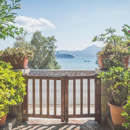 Kourita Garden Apartment With Sea View Near To The Port Of Milos アダマス エクステリア 写真