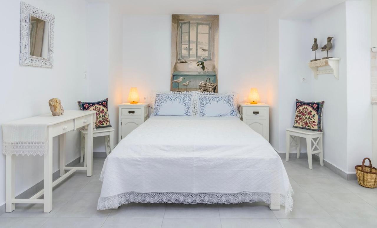 Kourita Garden Apartment With Sea View Near To The Port Of Milos アダマス エクステリア 写真